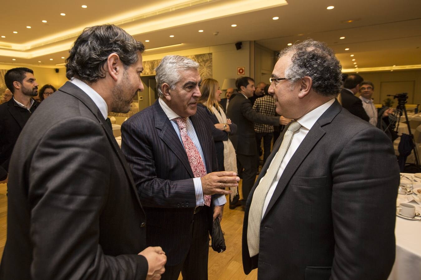 Miguel Montes Güell, director general de Banco Sabadell, ha ofrecido una ponencia organizada por el El Diario Montañés, titulada 'La ubicuidad de la nueva banca'