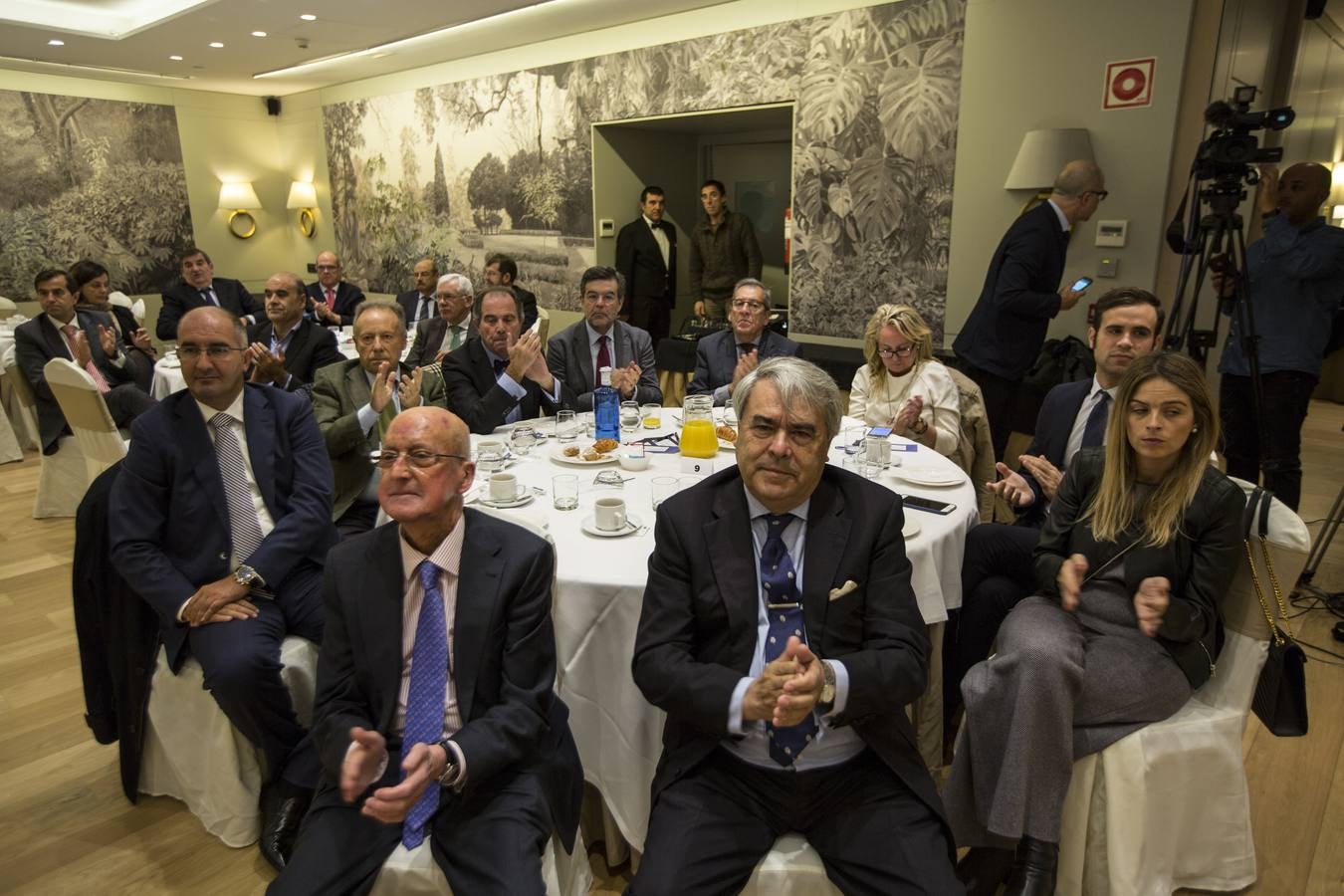 Miguel Montes Güell, director general de Banco Sabadell, ha ofrecido una ponencia organizada por el El Diario Montañés, titulada 'La ubicuidad de la nueva banca'