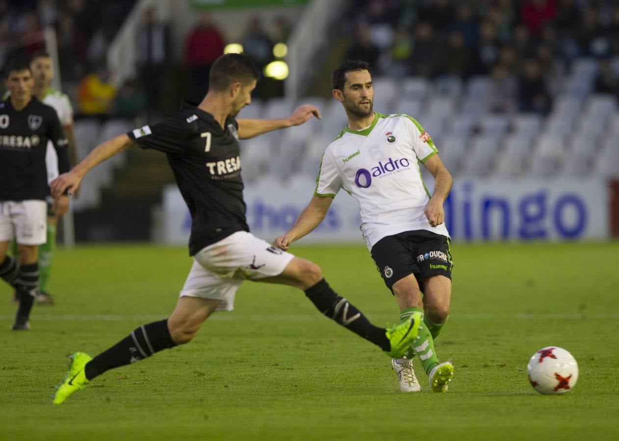 El Racing logra su quinta victoria en casa