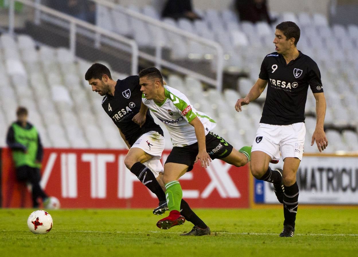 El Racing logra su quinta victoria en casa