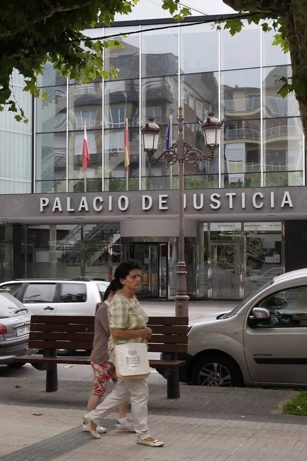 El palacio de Justicia de Torrelavega, donde comenzará a funcionar un nuevo juzgado.
