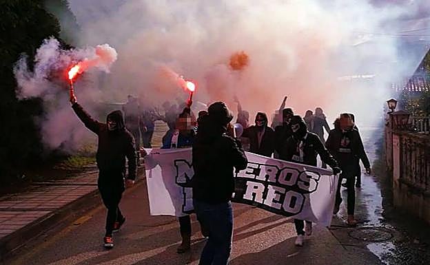 Miembros de la peña Mineros del Reo.