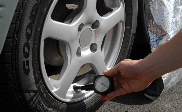 Arranca la campaña de Tráfico para el control de neumáticos