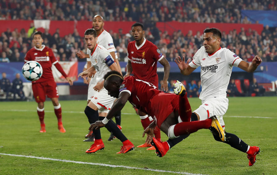 El conjunto hispalense logró empatar en el minuto 93 a los ingleses pese a ir perdiendo el partido por 0-3.