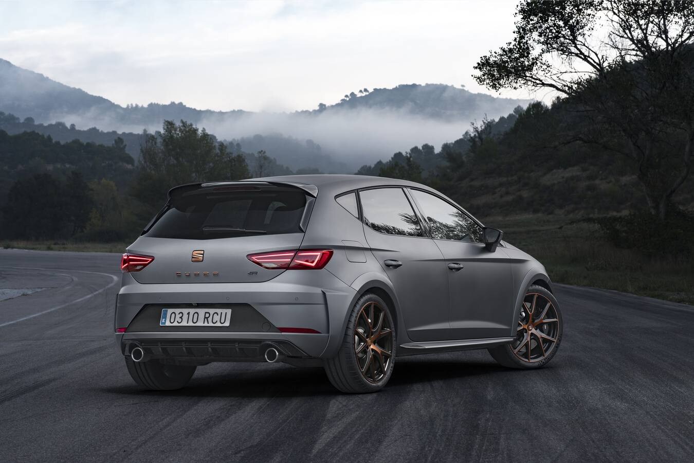 A primeros de año llega la nueva serie especial del Cupra, que con 310 caballos para la versión con cambio manual supone el modelo más potente de la marca. A nuestro mercado solo se venderán 40 unidades.