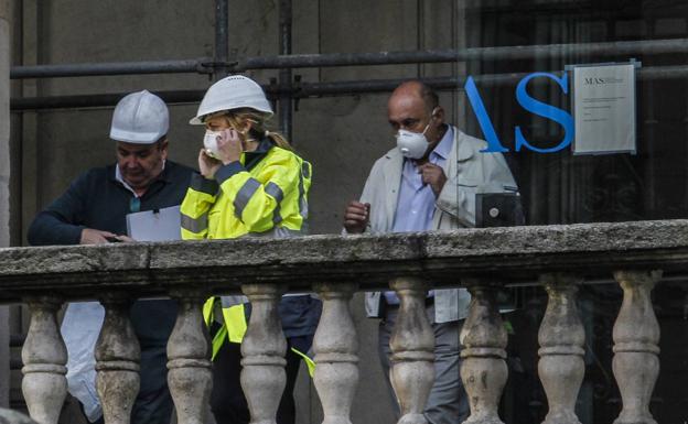 Los trabajos tras el incendio no han cesado.