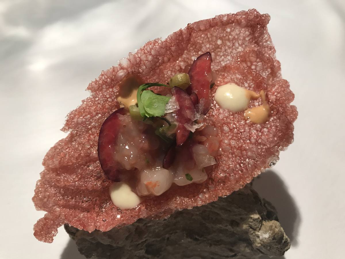 Algunas de las especialidades de la carta y rincones del restaurante de Hoznayo que acaba de conseguir una Estrella Michelin