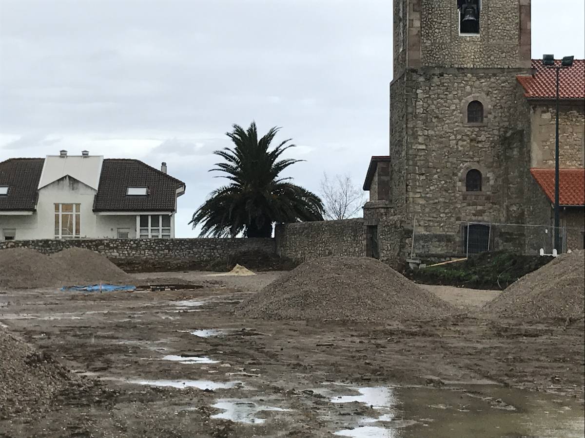 Restos romanos hallados en las obras del aparcamiento de Suances