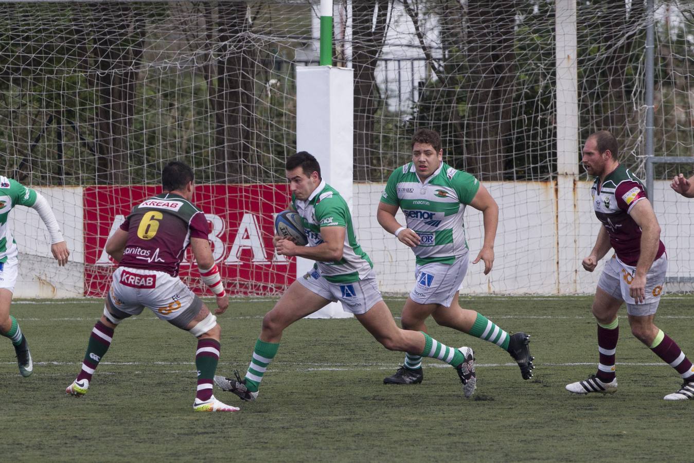 El Bathco cayó derrotado por 28-43 en casa ante el Eibar en un choque muy irregular de los santanderinos que tomaron ventaja en el marcador con el 28-10, pero ahí se acabó su bagaje anotador.