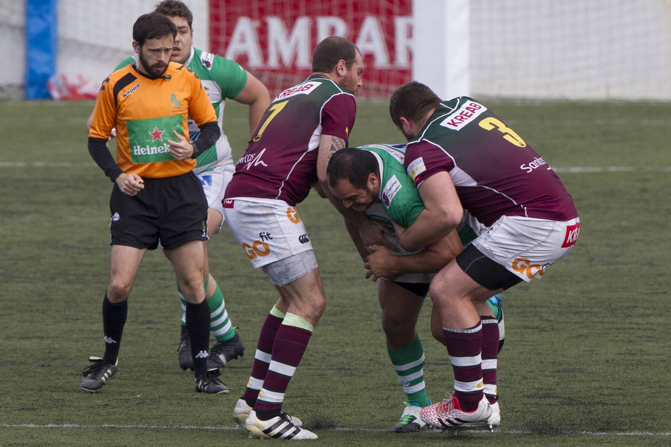 El Bathco cayó derrotado por 28-43 en casa ante el Eibar en un choque muy irregular de los santanderinos que tomaron ventaja en el marcador con el 28-10, pero ahí se acabó su bagaje anotador.