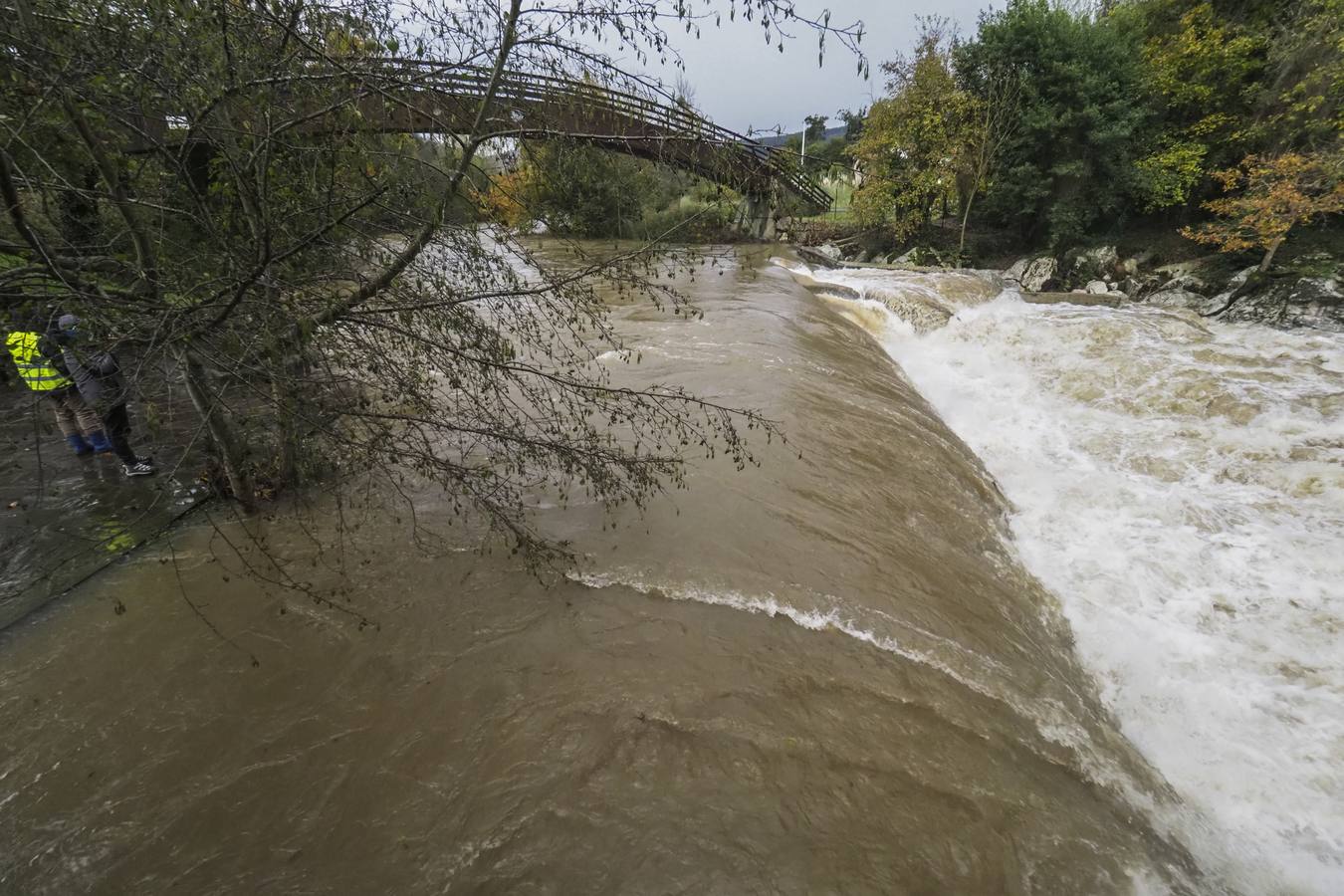 La primera gran nevada de la temporada cubre Cantabria