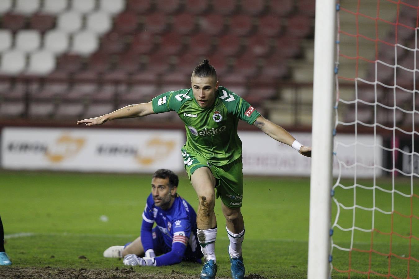 El Racing pierde en Logroño (2-1)