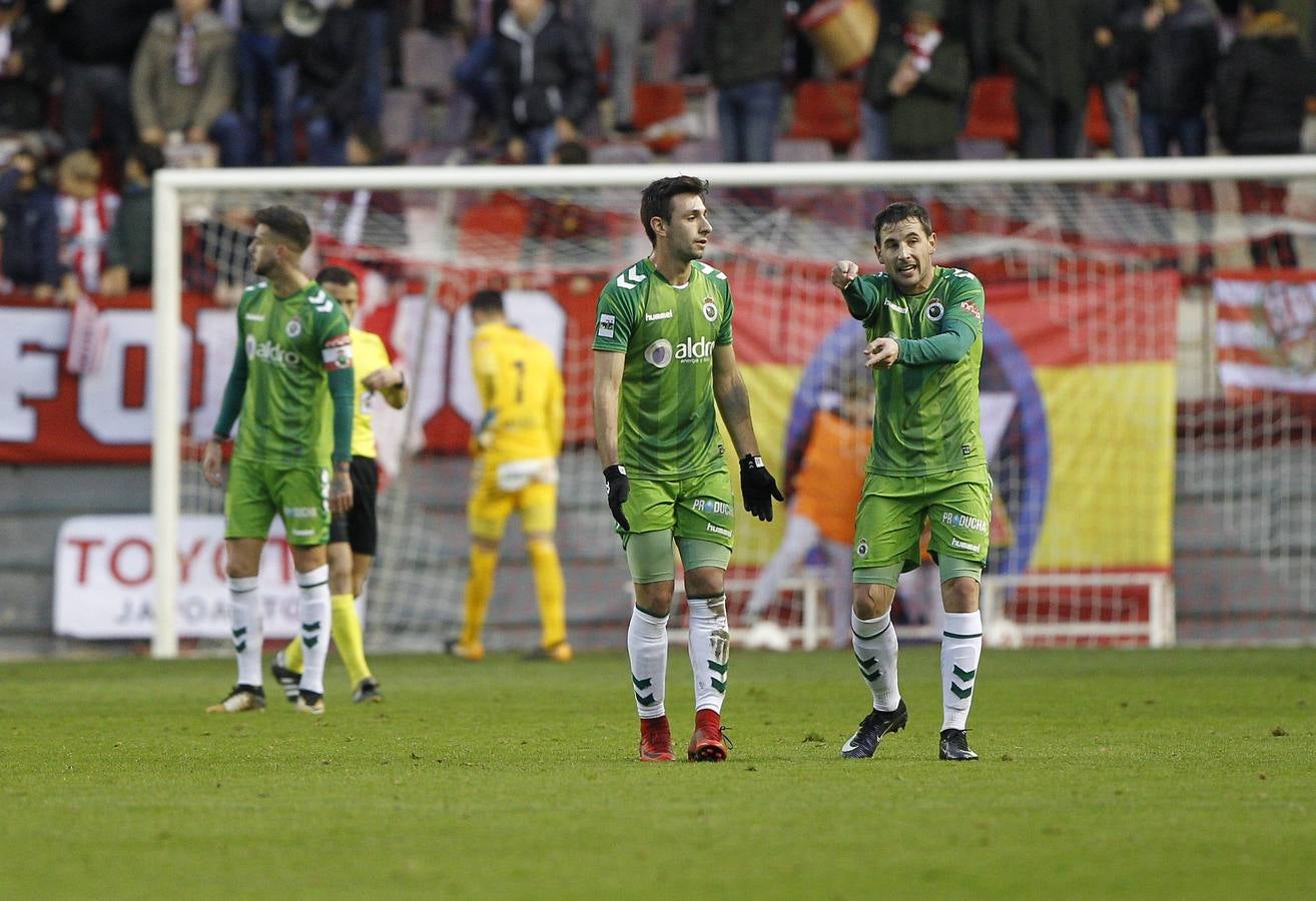 El Racing pierde en Logroño (2-1)