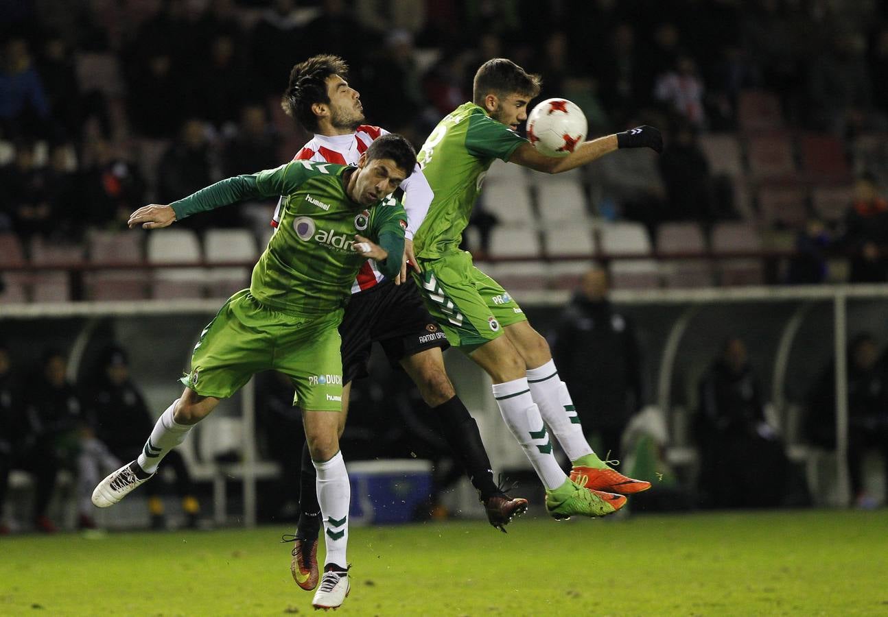 El Racing pierde en Logroño (2-1)