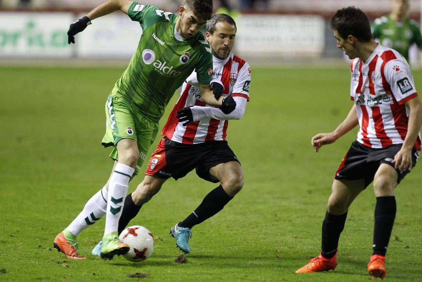 El Racing pierde en Logroño (2-1)