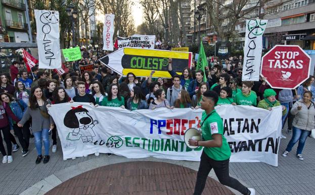 Los sindicatos docentes de Cantabria amenazan con un «invierno caliente» por las oposiciones