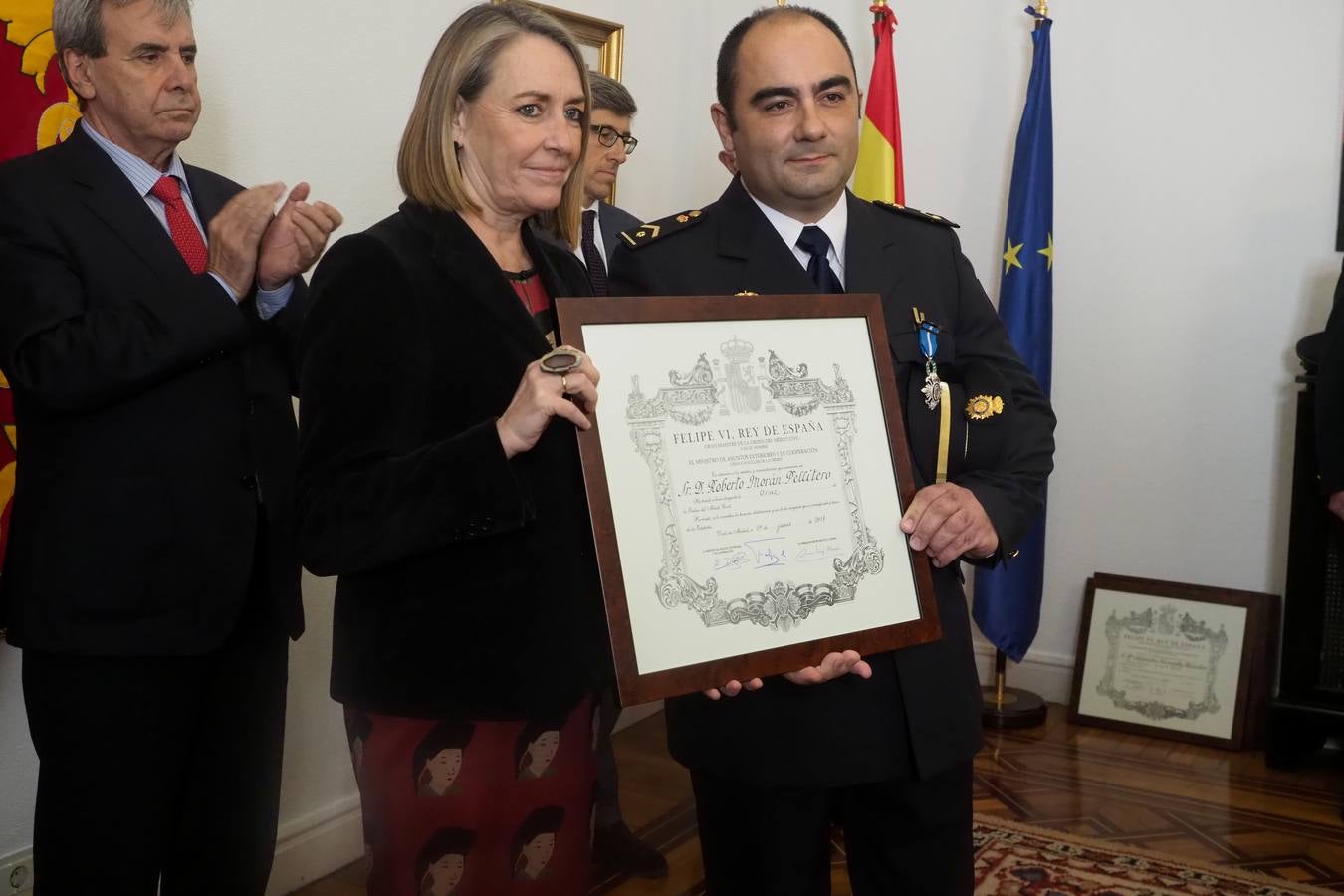 Imposición de medallas de la Orden del Mérito Civil a policías nacionales y guardias civiles