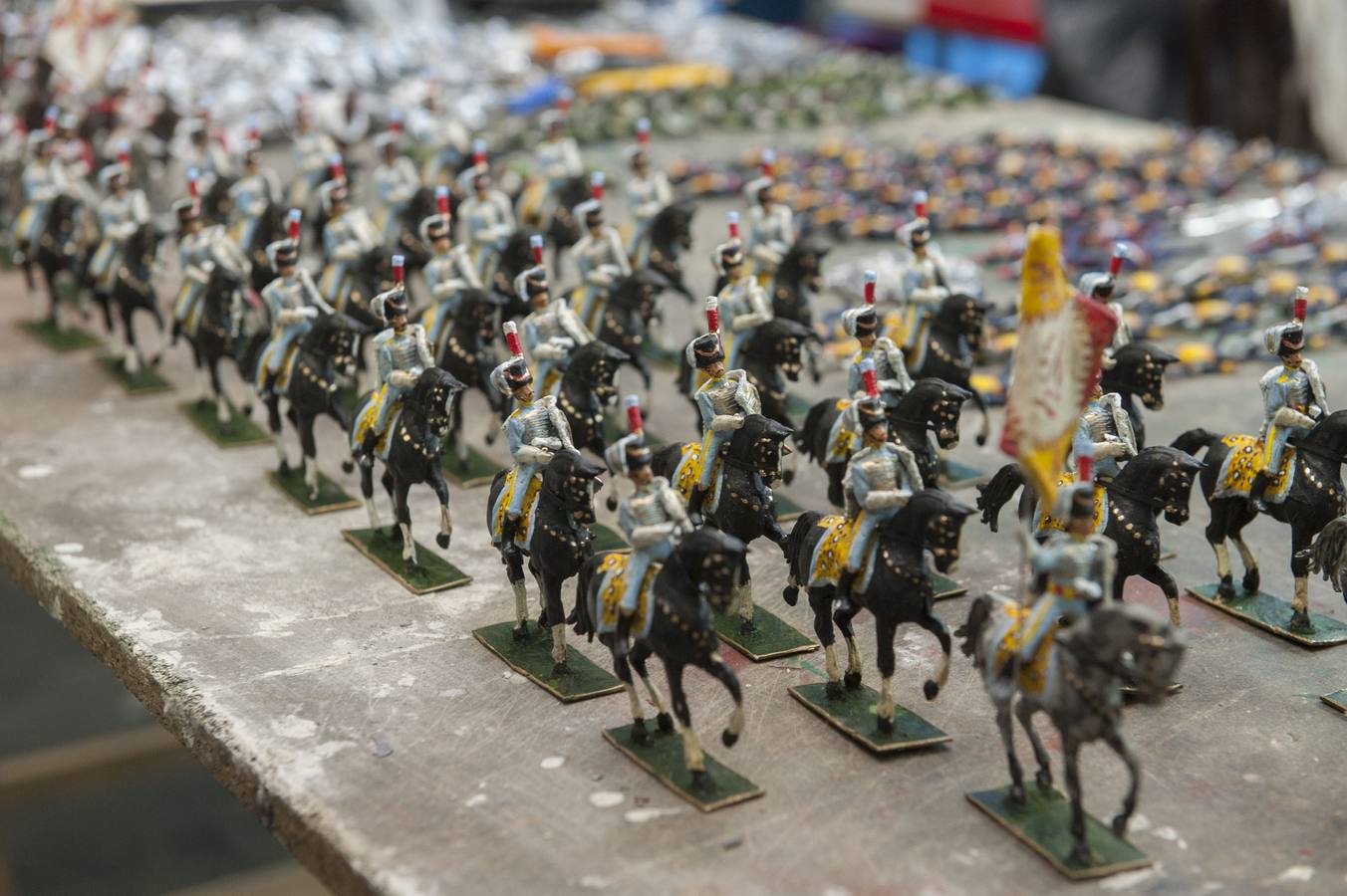 El santoñés, Miguel García Sedano, está creando más de 2000 figuras de los ejércitos de la época napelónica para una exposición en el Fuerte de San Martín 