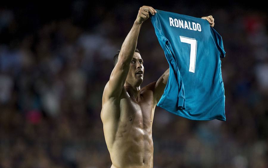 Cristiano Ronaldo, tras marcar al Barcelona en la ida de la Supercopa de España.