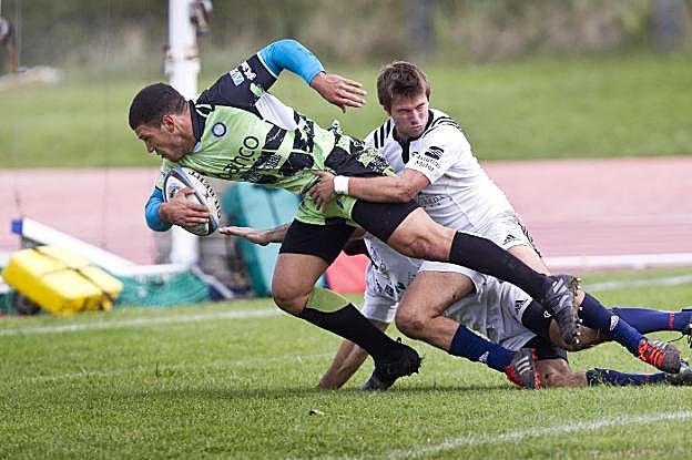 Belleli, del Bathco, durante el partido frente al Oviedo. 