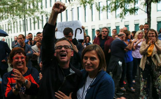 Josep Maria Jové, autor de la agenda del 'procés', junto a Carme Forcadell.