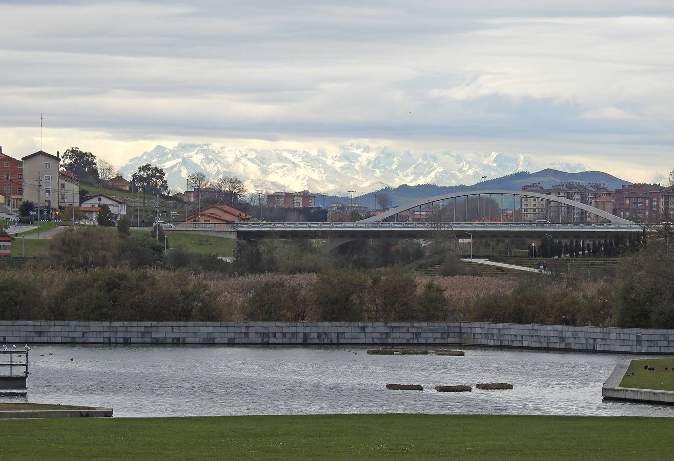 El otoño transforma la imagen de Santander y su bahía, que brillan con luz propia en esta época del año.