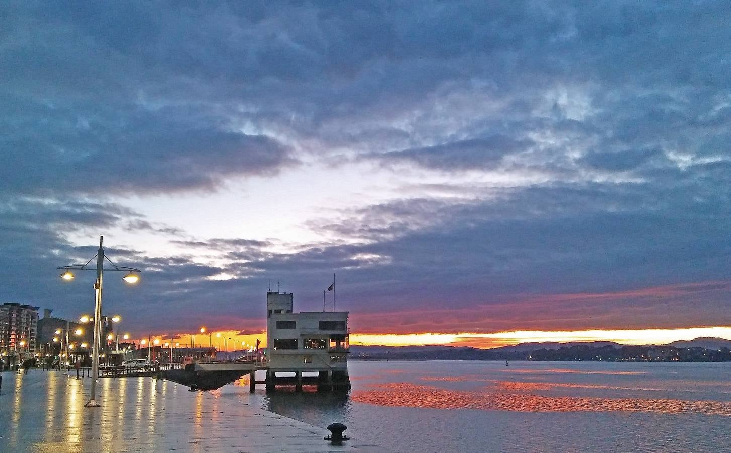 El otoño transforma la imagen de Santander y su bahía, que brillan con luz propia en esta época del año.