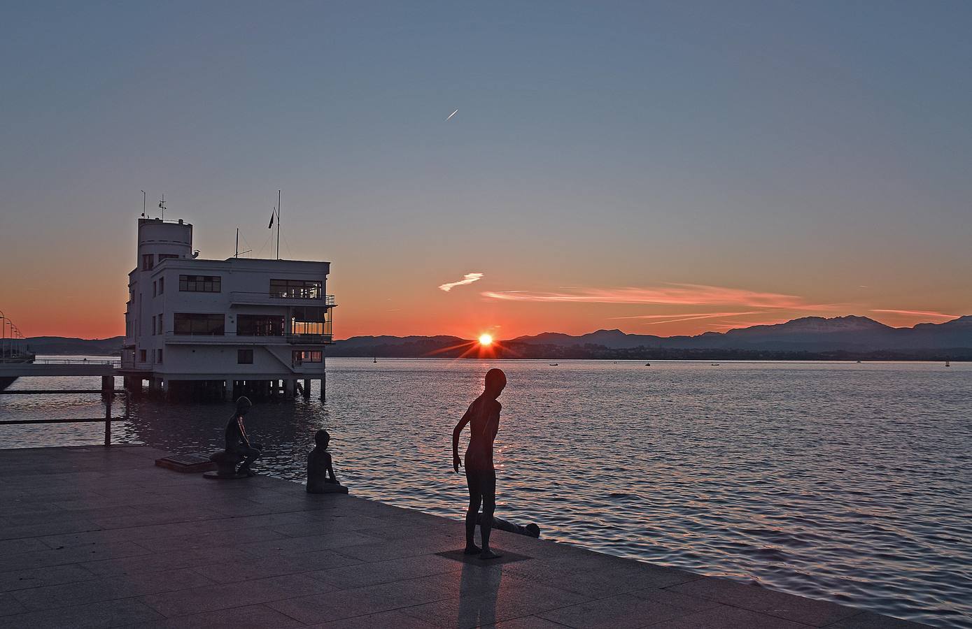 El otoño transforma la imagen de Santander y su bahía, que brillan con luz propia en esta época del año.