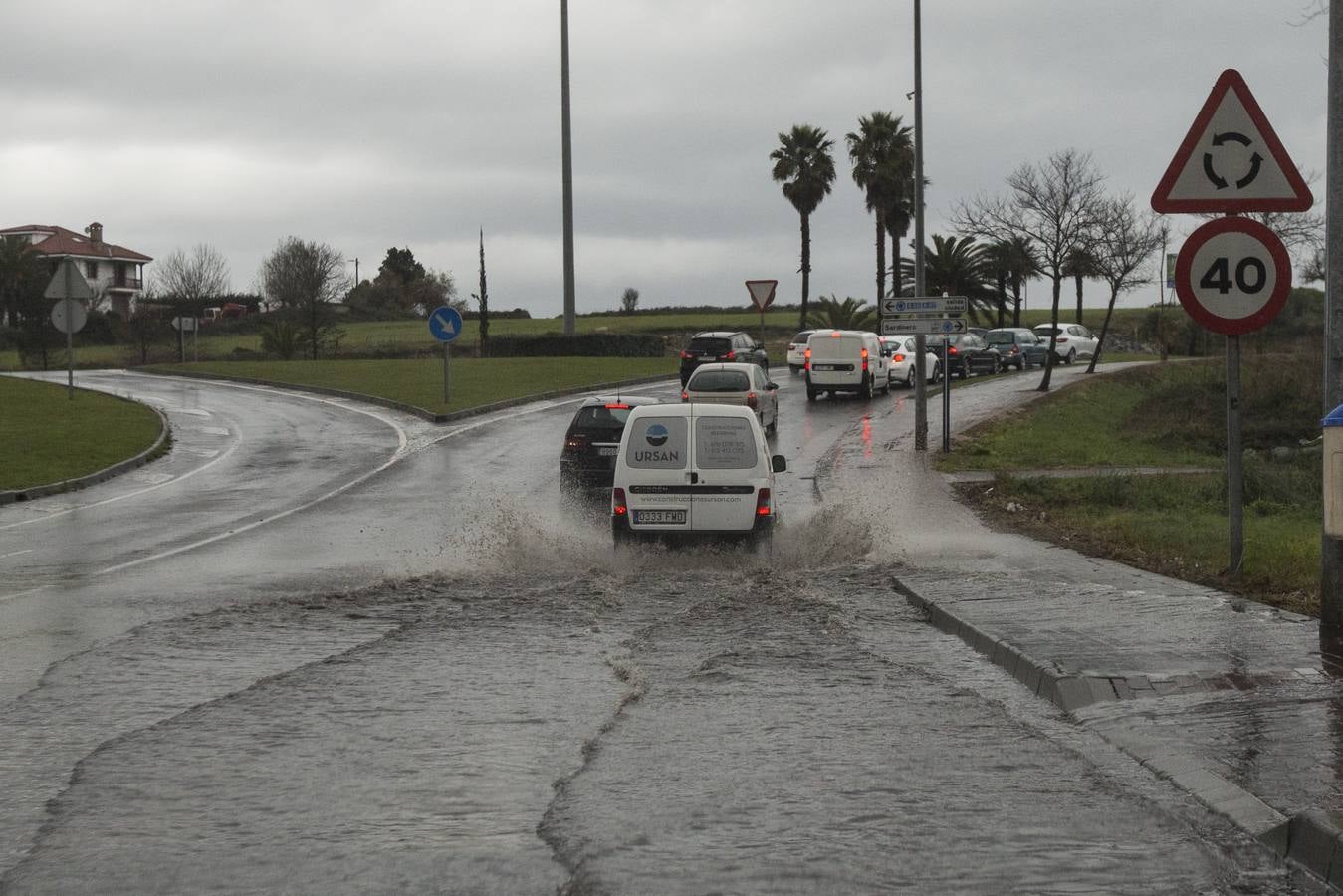 Santander continúa, este martes, a la cabeza de las ciudades españolas donde más ha llovido en lo que va de jornada, al sumar hasta las cuatro y media de la tarde 43.2 mm de precipitación acumulada.