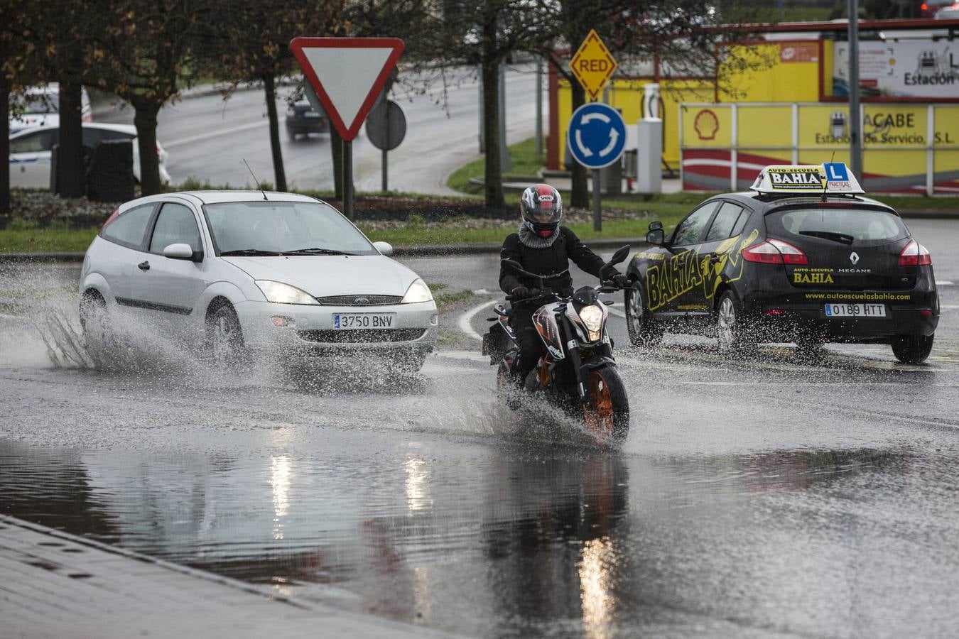 Santander continúa, este martes, a la cabeza de las ciudades españolas donde más ha llovido en lo que va de jornada, al sumar hasta las cuatro y media de la tarde 43.2 mm de precipitación acumulada.