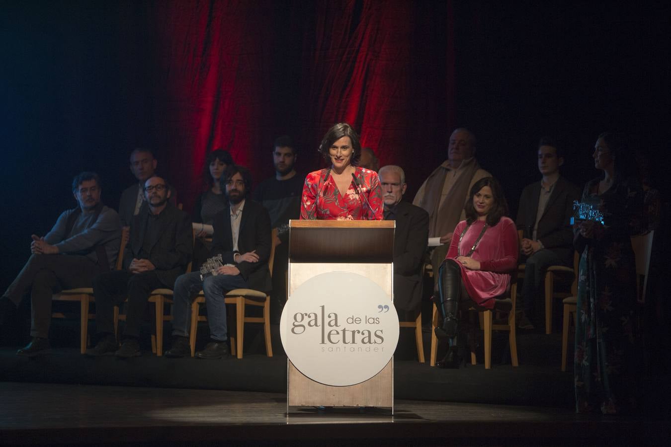 Santander ha reconocido este miércoles, en la III Gala de las Letras, al escritor Juan Gómez Bárcena y al cineasta Mario Camus, que han recibido el Premio de las Letras Ciudad de Santander y el Premio Honorífico, respectivamente.