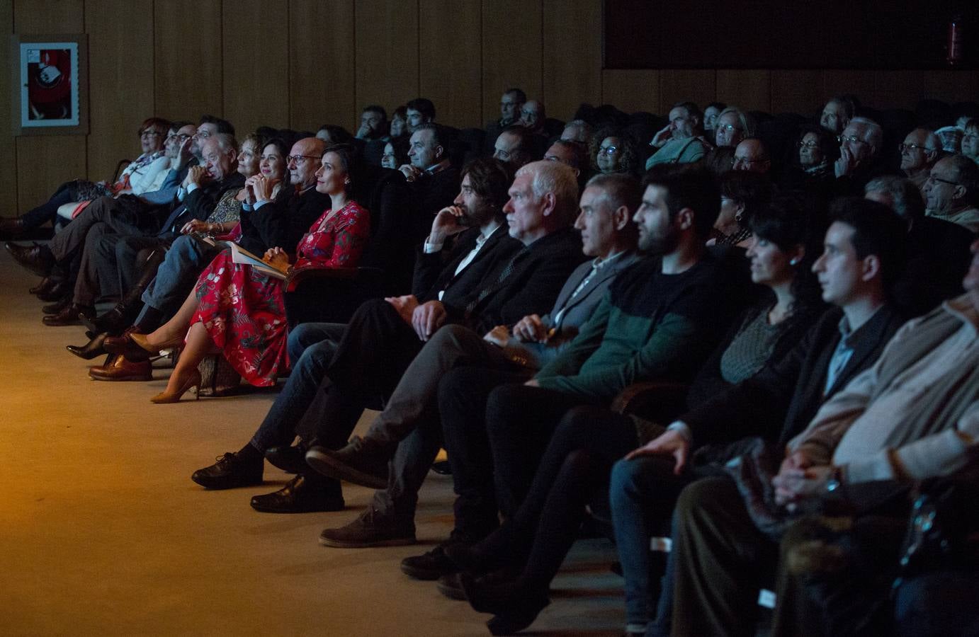 Santander ha reconocido este miércoles, en la III Gala de las Letras, al escritor Juan Gómez Bárcena y al cineasta Mario Camus, que han recibido el Premio de las Letras Ciudad de Santander y el Premio Honorífico, respectivamente.