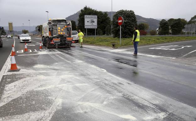 Tráfico ultima la instalación del radar del tramo entre Colindres y Ramales