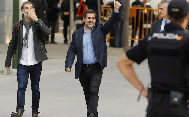 Sánchez y Cuixart a su llegada a la Audiencia Nacional. 