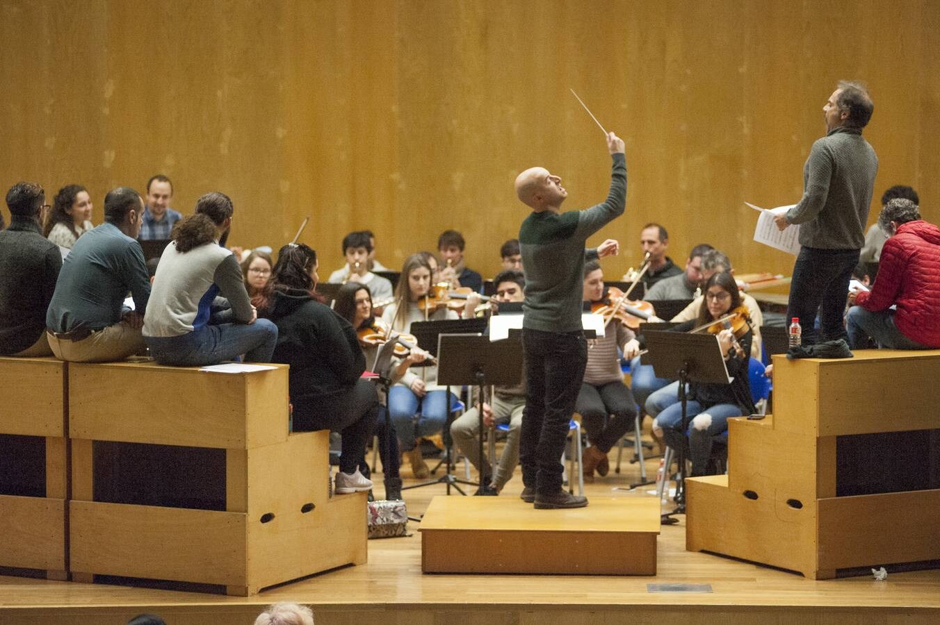 'Silencios y excusas', compuesta por Pedro A. Terán se representará el día 24 en la Sala Argenta del Palacio de Festivales. Para el proyecto se han creado un coro y una orquesta que reúne a un centenar de intérpretes