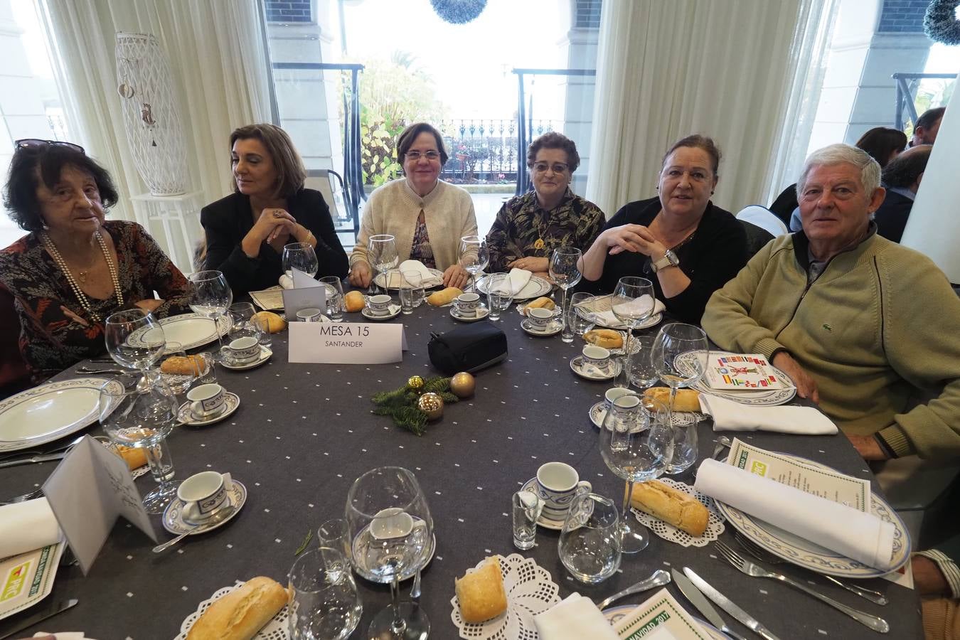 Elvira Solórzano, Elvira Aguilar, Charo Álvarez, Josefina Barquín, Pilar Otero, Luis Ruiz.