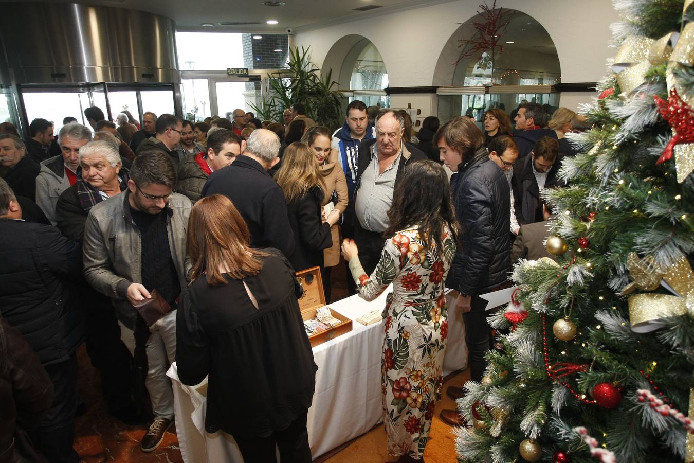 Más de 850 cargos públicos y militantes del PRC participaron ayer en la tradicional comida de Navidad celebrada en el hotel Milagros Golf 