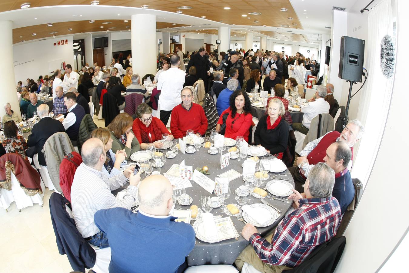 Más de 850 cargos públicos y militantes del PRC participaron ayer en la tradicional comida de Navidad celebrada en el hotel Milagros Golf 