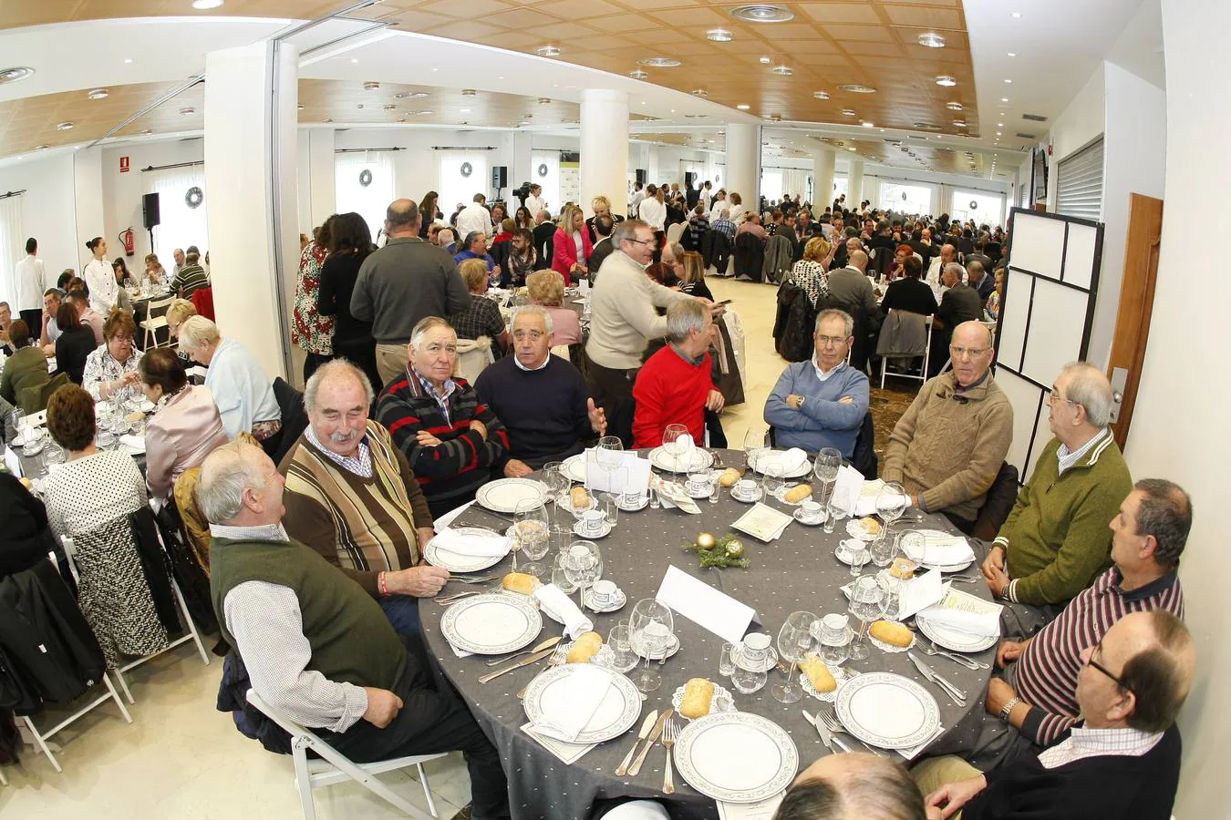 Más de 850 cargos públicos y militantes del PRC participaron ayer en la tradicional comida de Navidad celebrada en el hotel Milagros Golf 