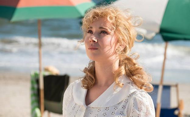 Juno Temple en una escena de 'Wonder Wheel' (2017).