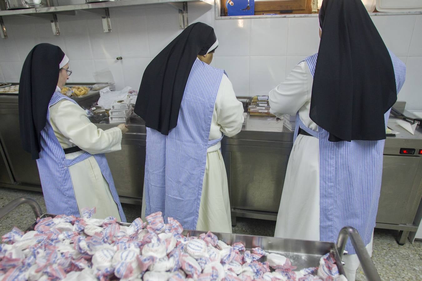Monjas de clausura descubren los secretos de su repostería