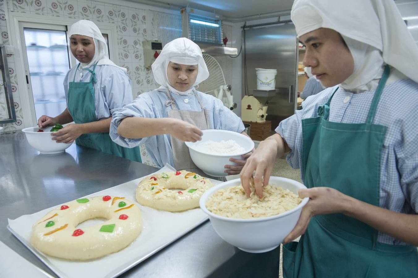 Monjas de clausura descubren los secretos de su repostería