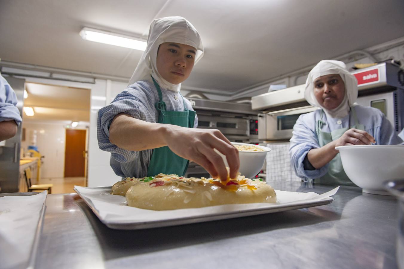 Monjas de clausura descubren los secretos de su repostería