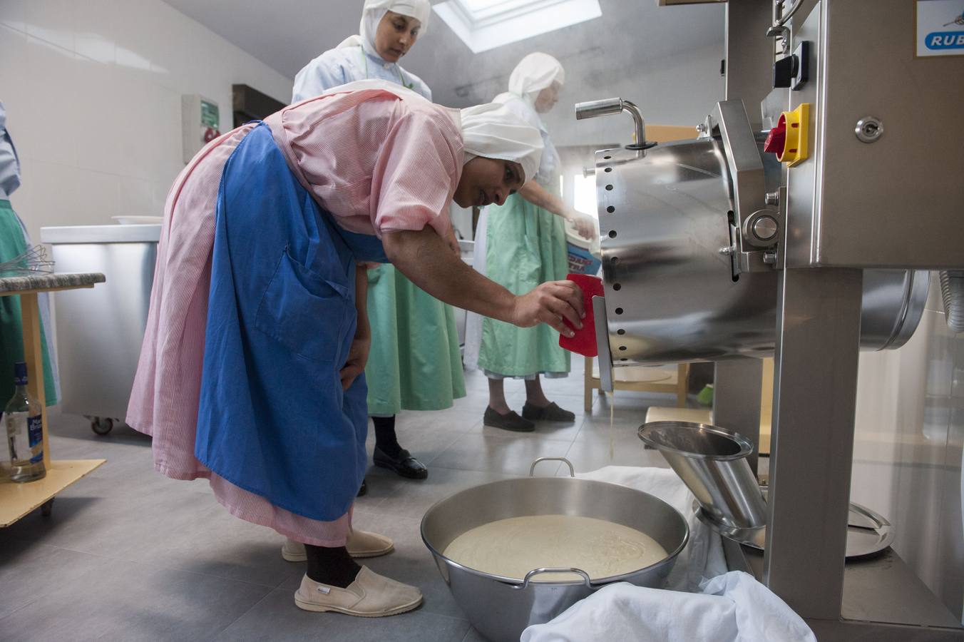 Monjas de clausura descubren los secretos de su repostería
