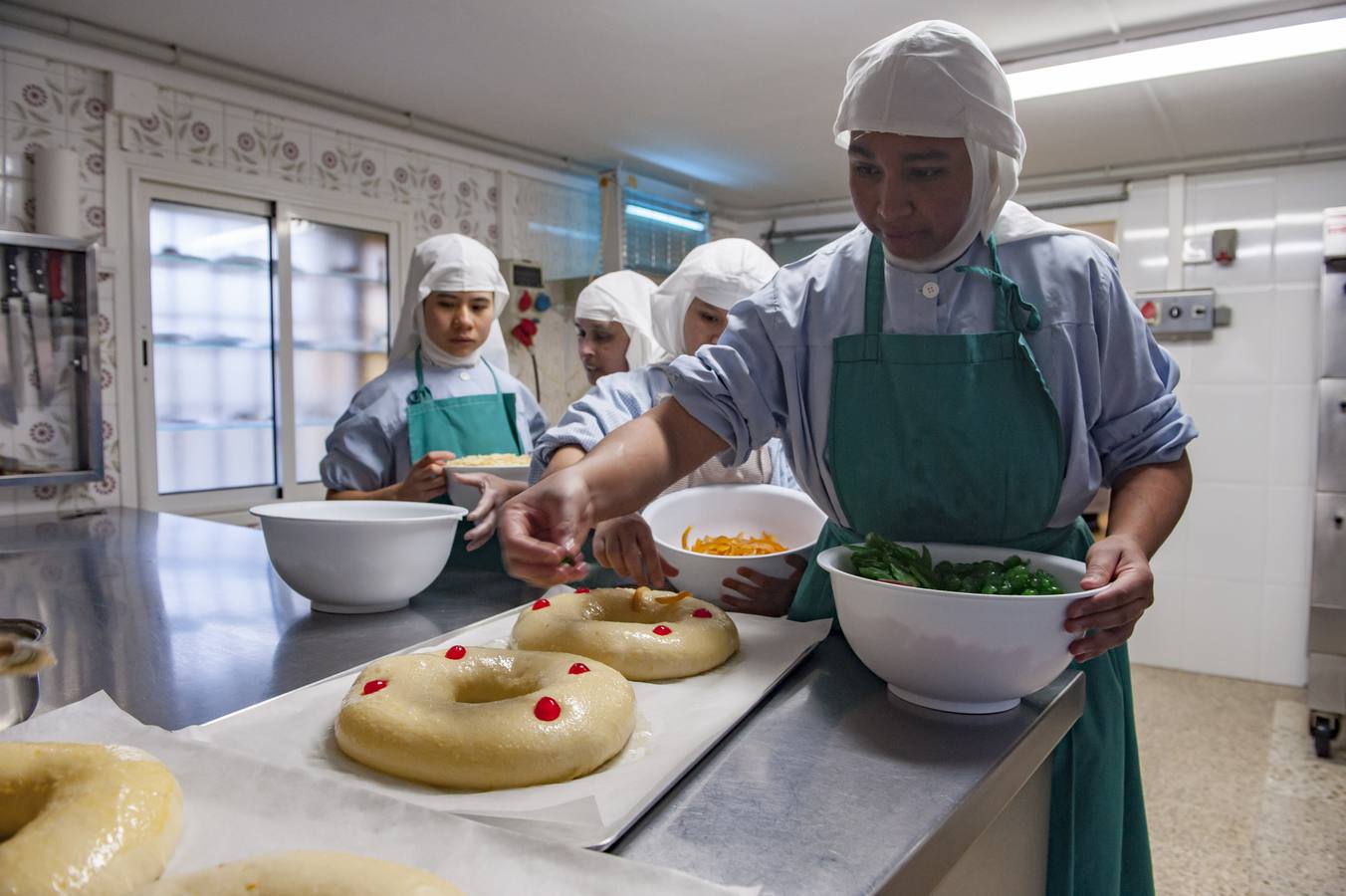Monjas de clausura descubren los secretos de su repostería