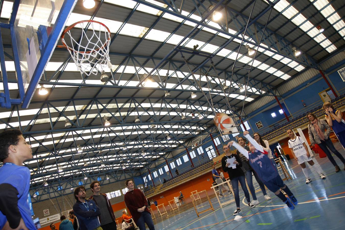 Una fiesta del baloncesto con fines solidarios, organizada por el SOAM y la Casa de los Muchachos de la Fundación Amigó en Torrelavega, con el objetivo de transformar el futuro de cientos de niños y jóvenes en situación de vulnerabilidad en la República Dominicana y Colombia.