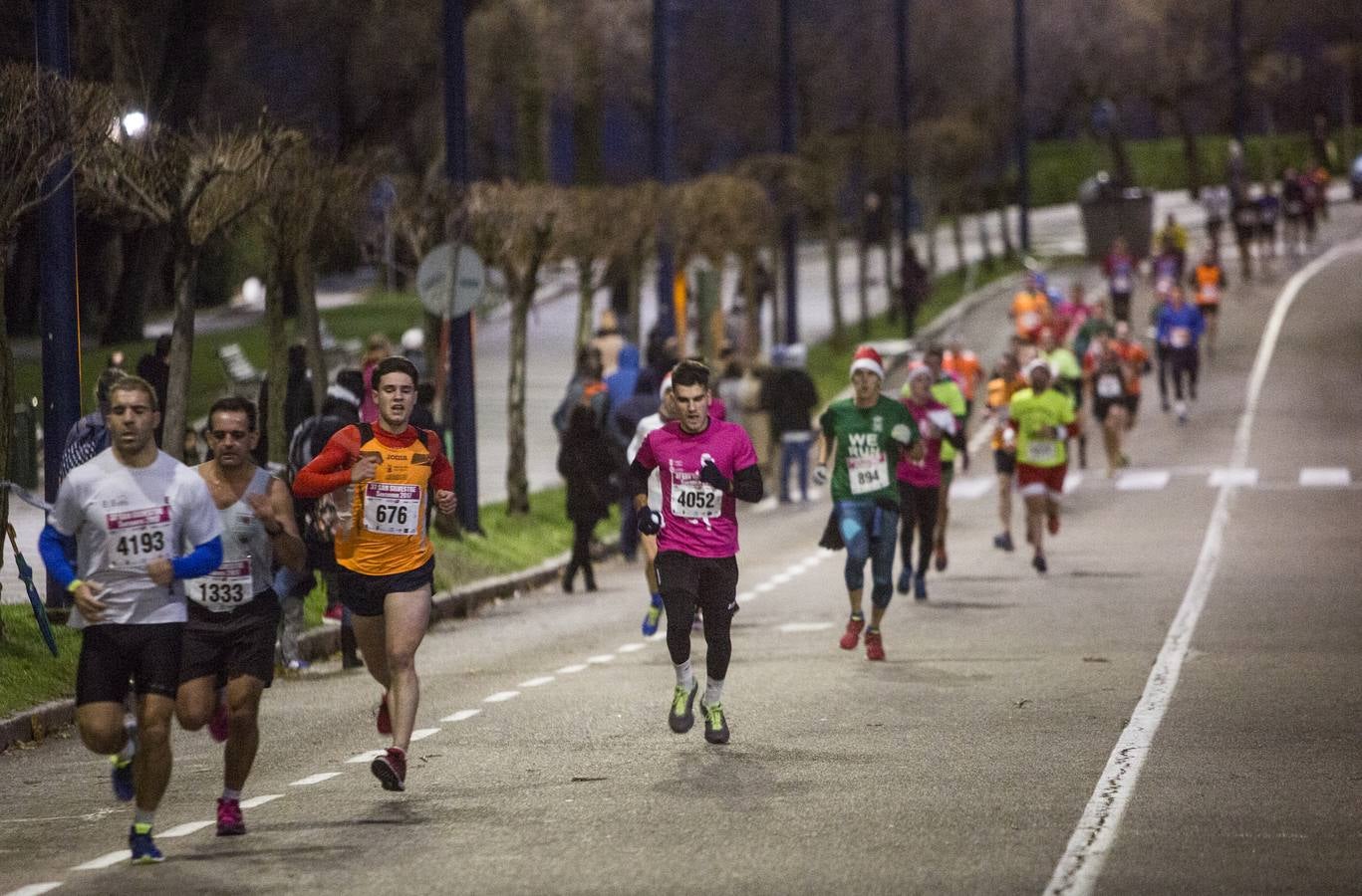 Unos 5.000 atletas se dan cita en una San Silvestre santanderina marcada por el fuerte viento. Diego Cuadrado y Aroa Laguna se imponen en una edición “dura” por las condiciones climatológicas