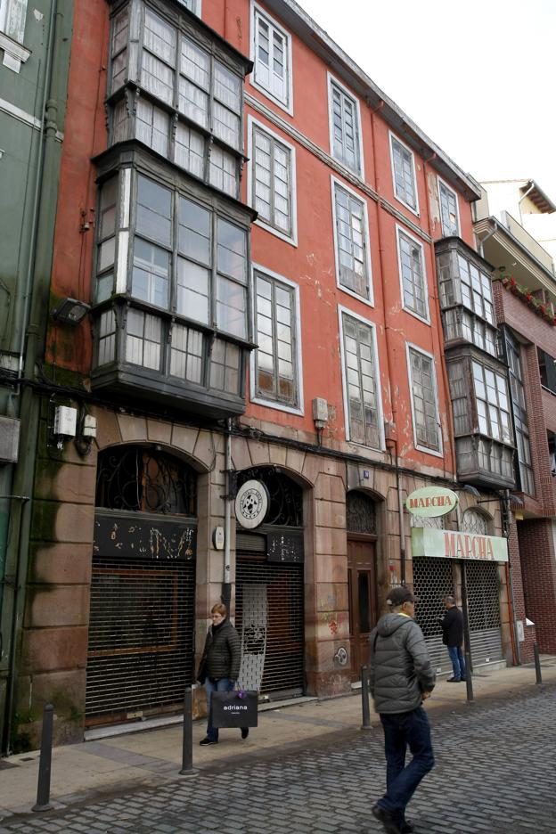 El edificio, construido en 1881, sufre graves problemas estructurales.