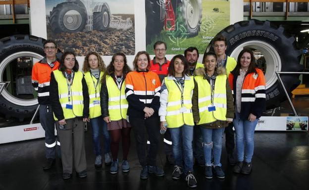 Los alumnos visitaron la fábrica de Bridgestone en Puente San Miguel.