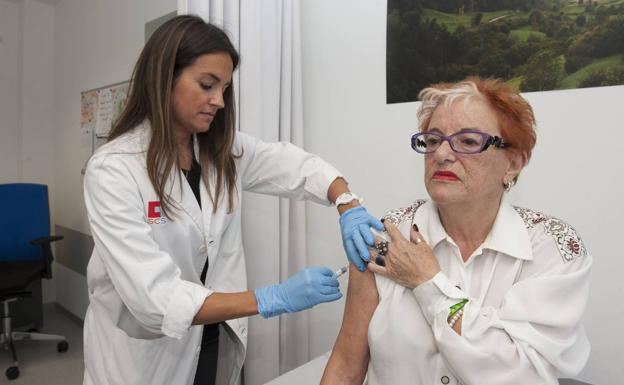 La campaña de vacunación contra la gripe ha ayudado a paliar la incidencia de la epidemia. 